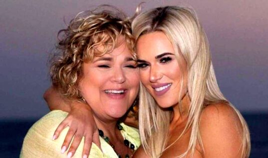 Lana Asks Fans To Keep Her Parents In Their Prayers As Both Have Tested Positive COVID-19