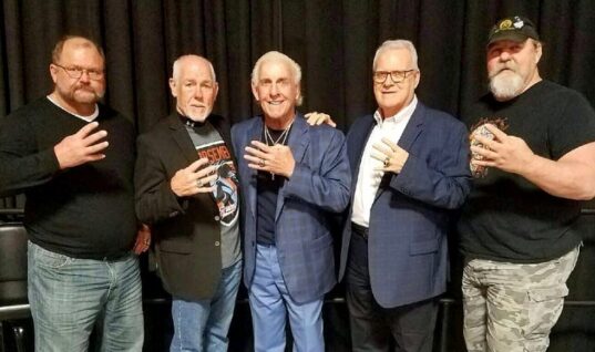 Ric Flair Reveals He No Longer Speaks To His Fellow Horsemen