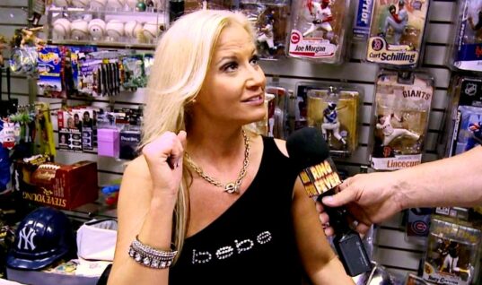 Sunny Announces Her Return To Making Adult Content