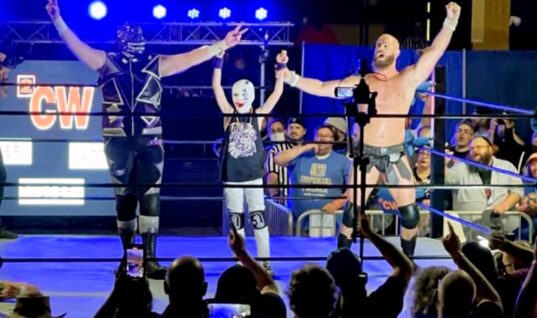 Negative 1 Makes Surprise Appearance At Indie Show (w/Video)