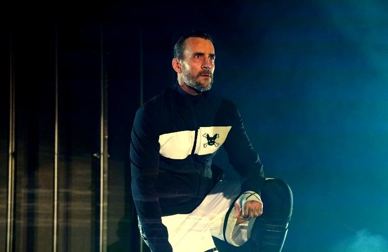 CM Punk Half-Heartedly Apologizes For Insulting Fan On Twitter
