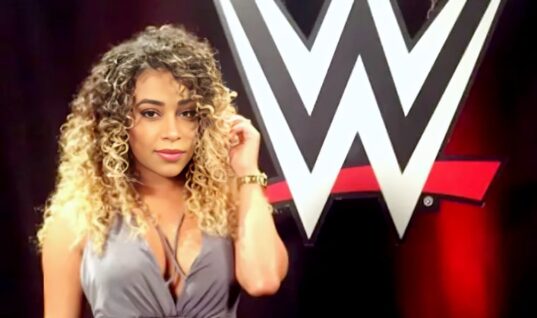 JoJo Offerman’s Latest Selfies Have Fans Swooning