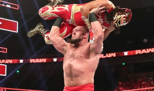 Lars Sullivan Fat-Shames Fan That Brought Up His Adult Movie Past