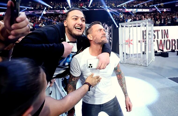 CM Punk Asks Fans To Respect Privacy & Boundaries