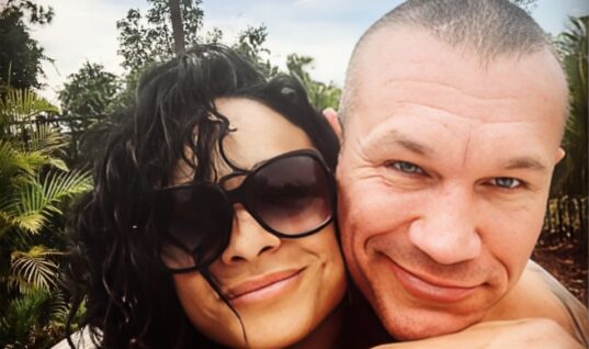 Fans Call Randy Orton A Very Lucky Man After His Wife Shares Stunning Selfies