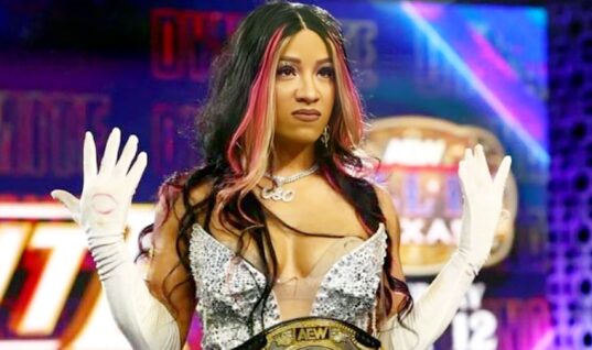 Fans Think Popular Luchador Just Went Instagram Official With Mercedes Moné