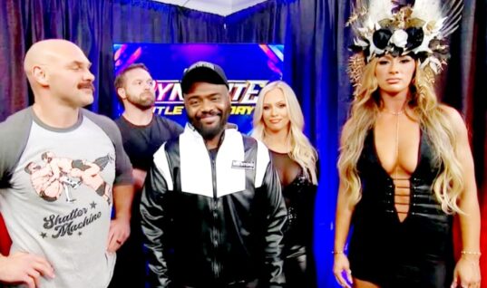 Top Gods’ Megan Bayne Teases Fans With Sultry Locker Room Snap