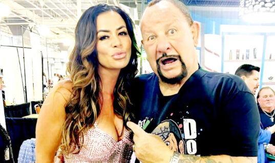 WWE Legend Goes Viral After Performing Stink Face On Indie Show