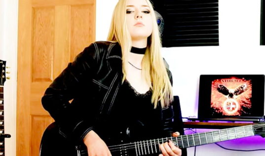 Alice Cooper Introduces Guitarist Who Replaced Nita Strauss