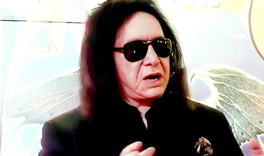 Gene Simmons Reveals Why Original KISS Reunion Went Wrong