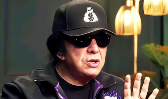 Gene Simmons Puts Several Internet Trolls On Blast
