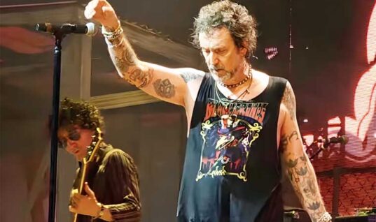 Black Crowes Get Booed By Own Audience At Florida Concert